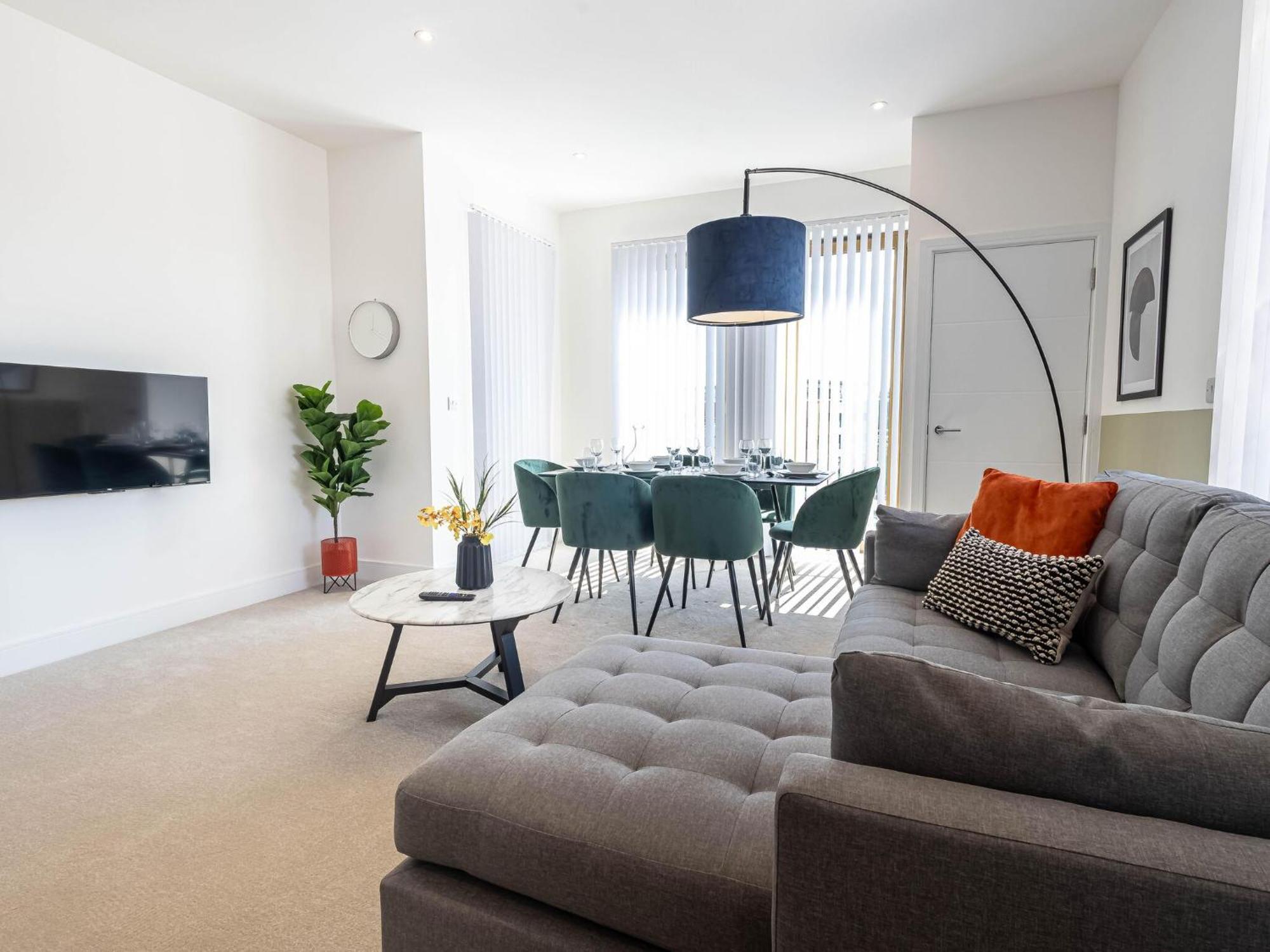 Modern Apartments With Balcony In Merton Near Wimbledon By Sojo Stay Mitcham Bagian luar foto