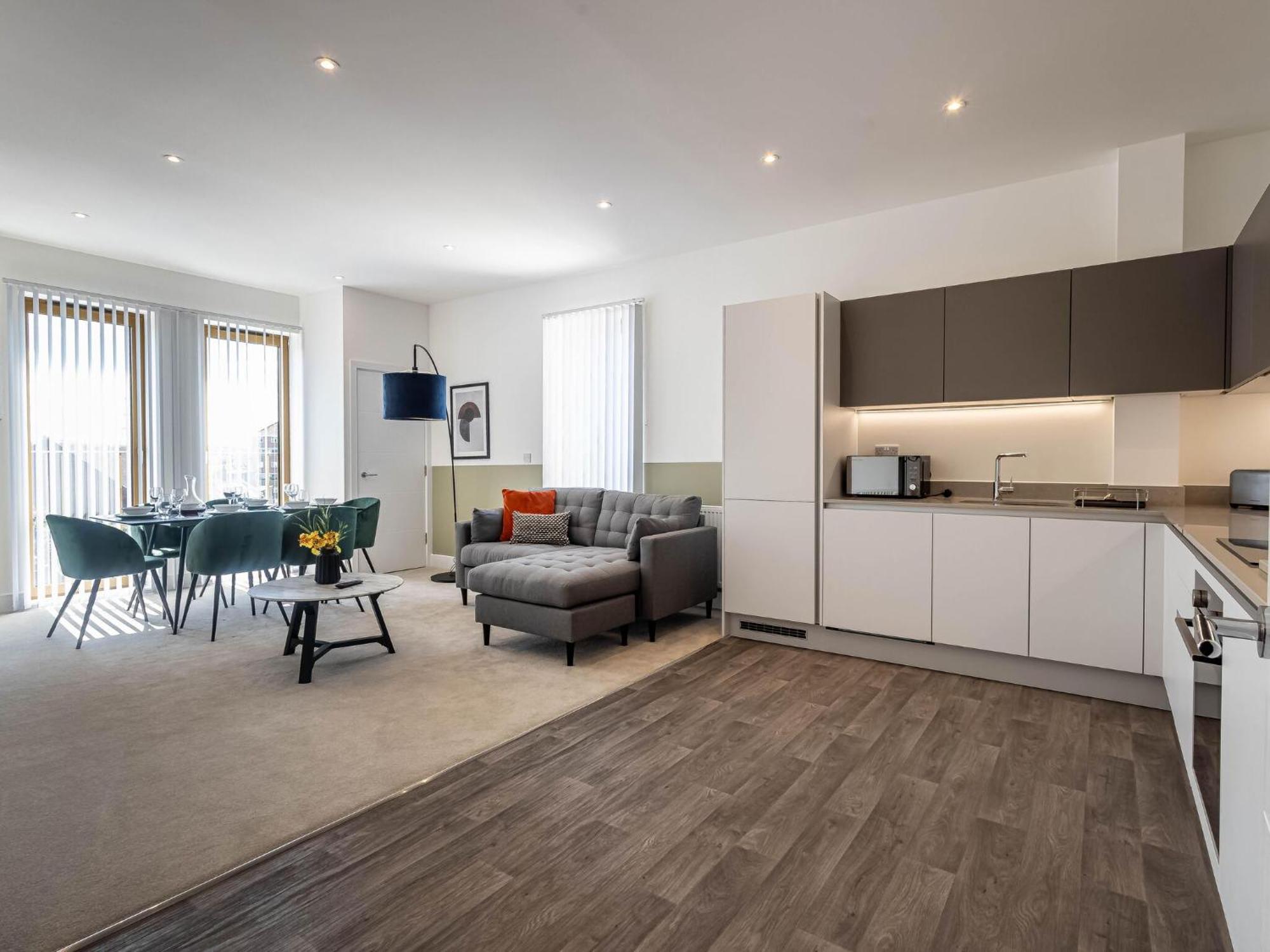 Modern Apartments With Balcony In Merton Near Wimbledon By Sojo Stay Mitcham Bagian luar foto