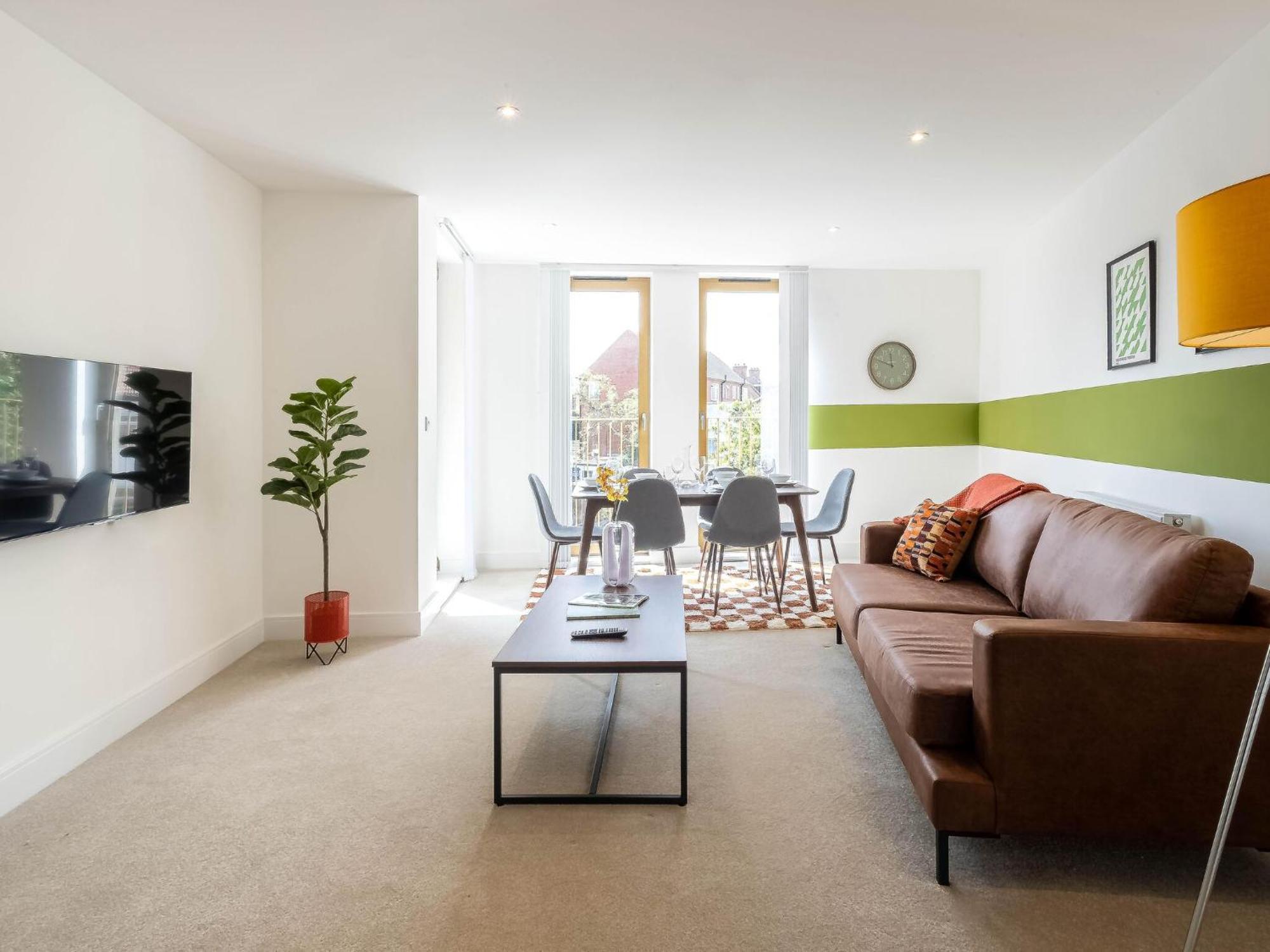 Modern Apartments With Balcony In Merton Near Wimbledon By Sojo Stay Mitcham Bagian luar foto