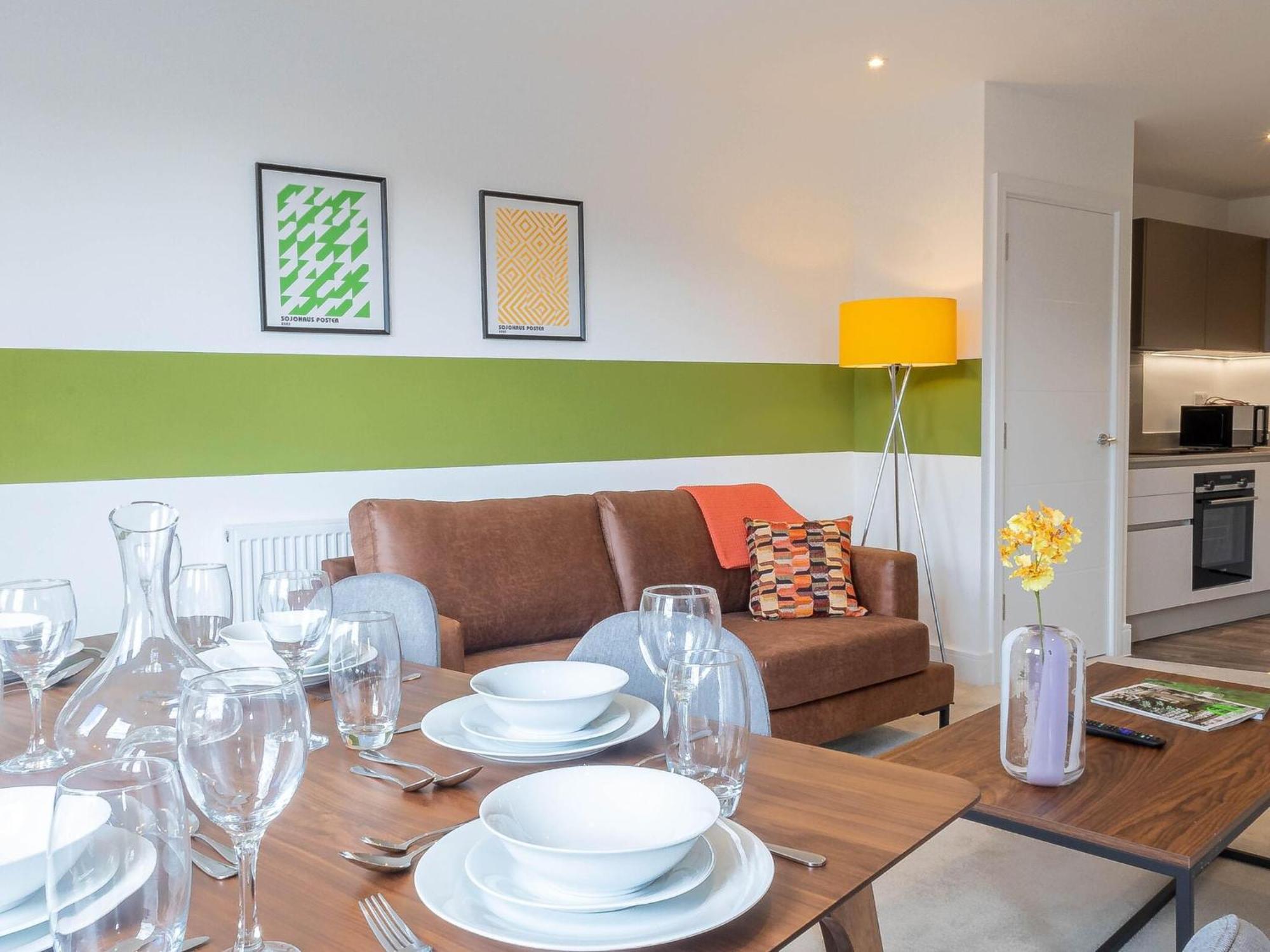 Modern Apartments With Balcony In Merton Near Wimbledon By Sojo Stay Mitcham Bagian luar foto