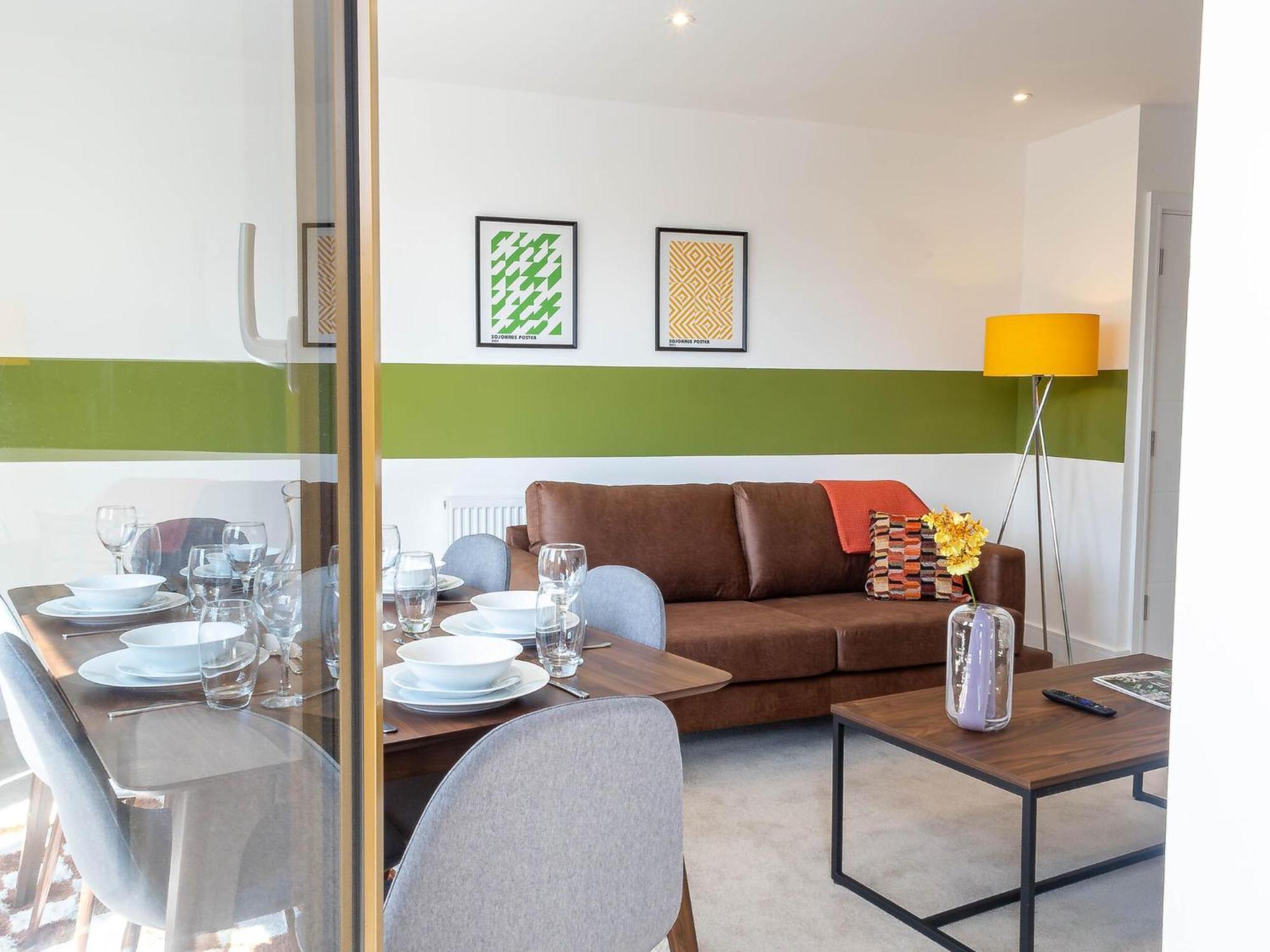 Modern Apartments With Balcony In Merton Near Wimbledon By Sojo Stay Mitcham Bagian luar foto