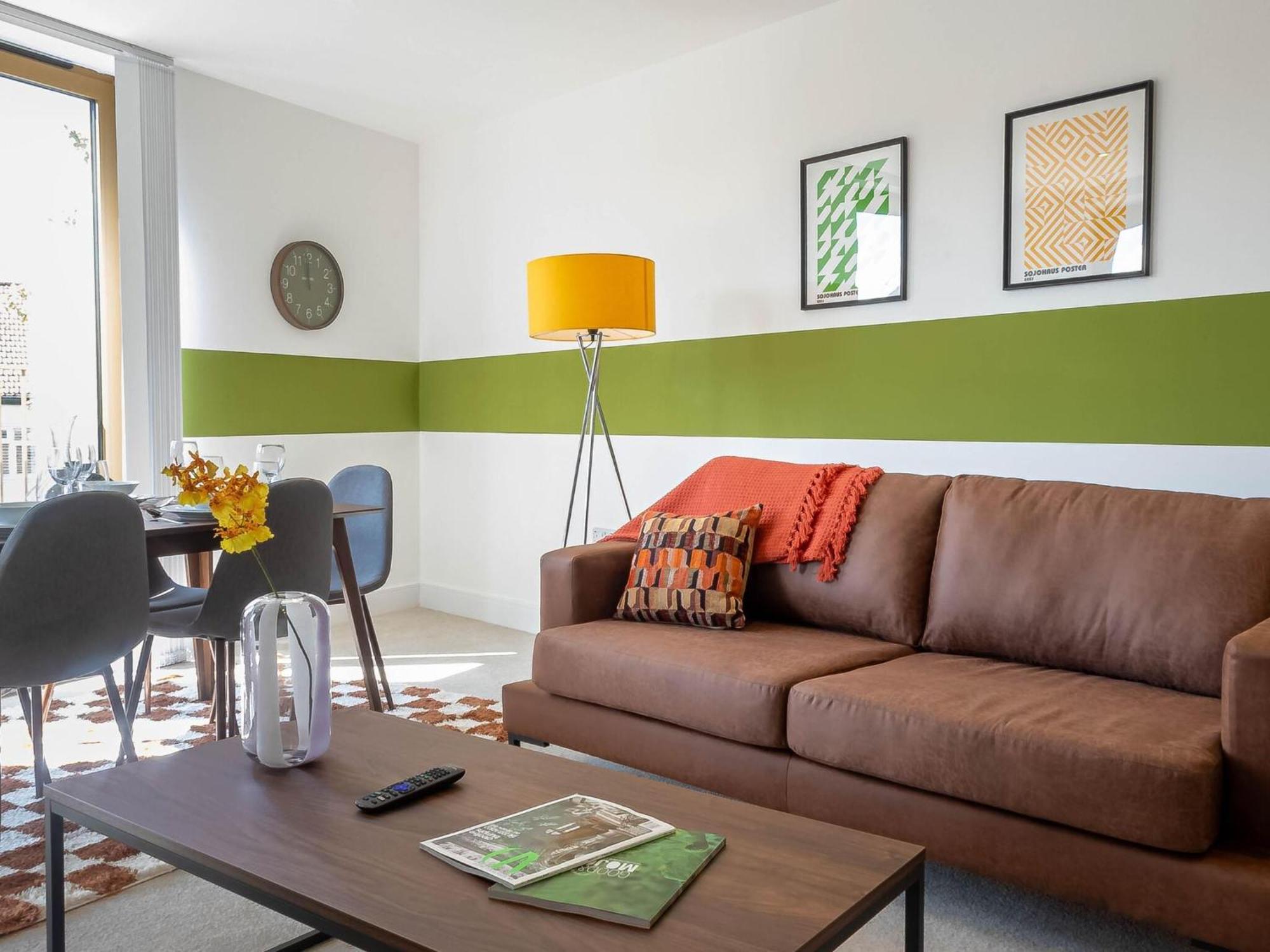 Modern Apartments With Balcony In Merton Near Wimbledon By Sojo Stay Mitcham Bagian luar foto