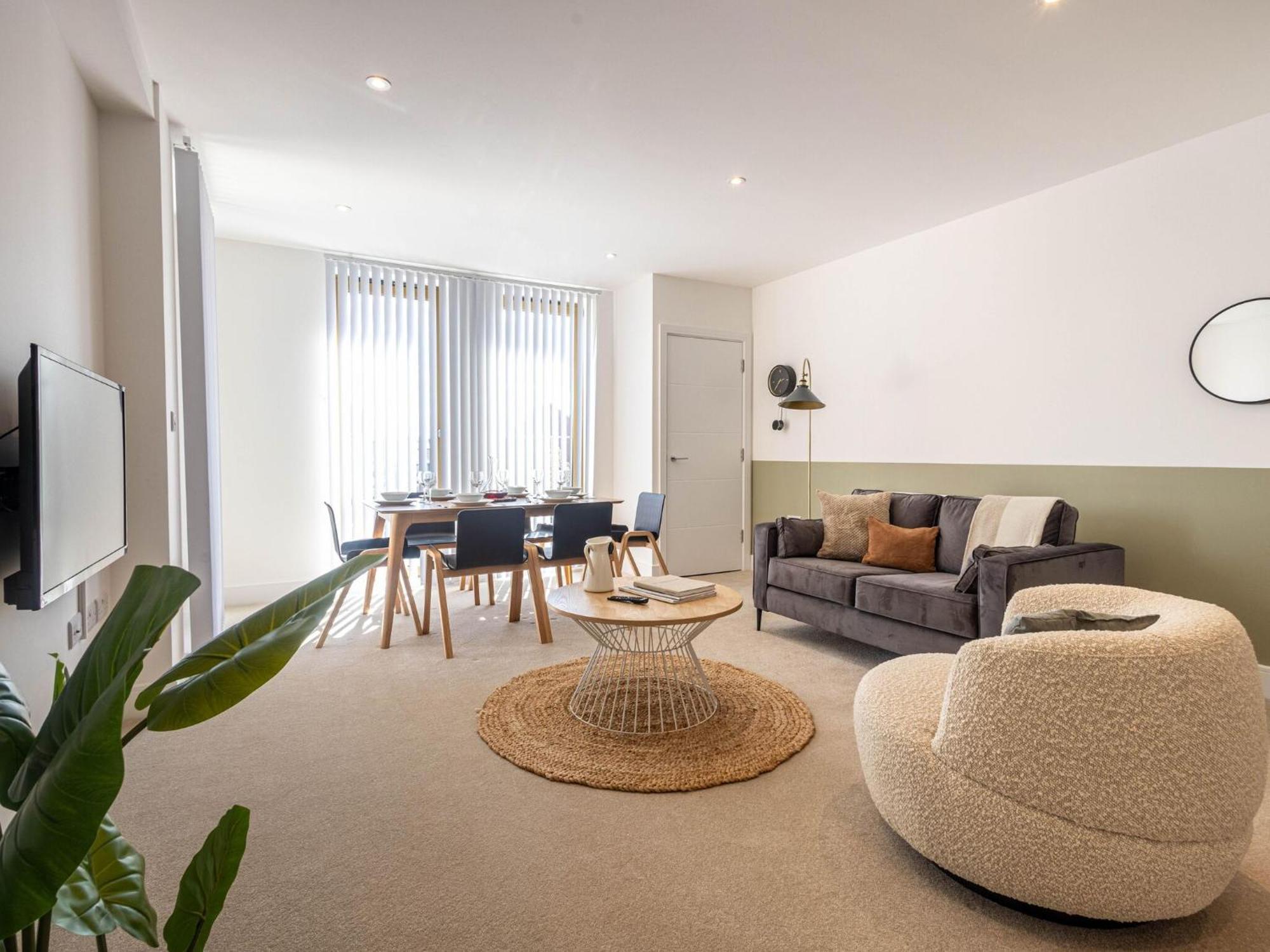 Modern Apartments With Balcony In Merton Near Wimbledon By Sojo Stay Mitcham Bagian luar foto